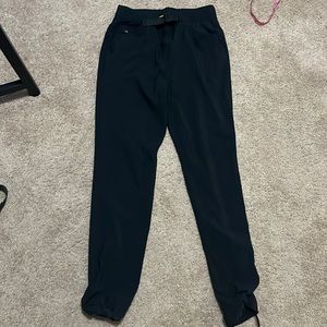 Eddie Bauer Belted Joggers / Hiking Pants